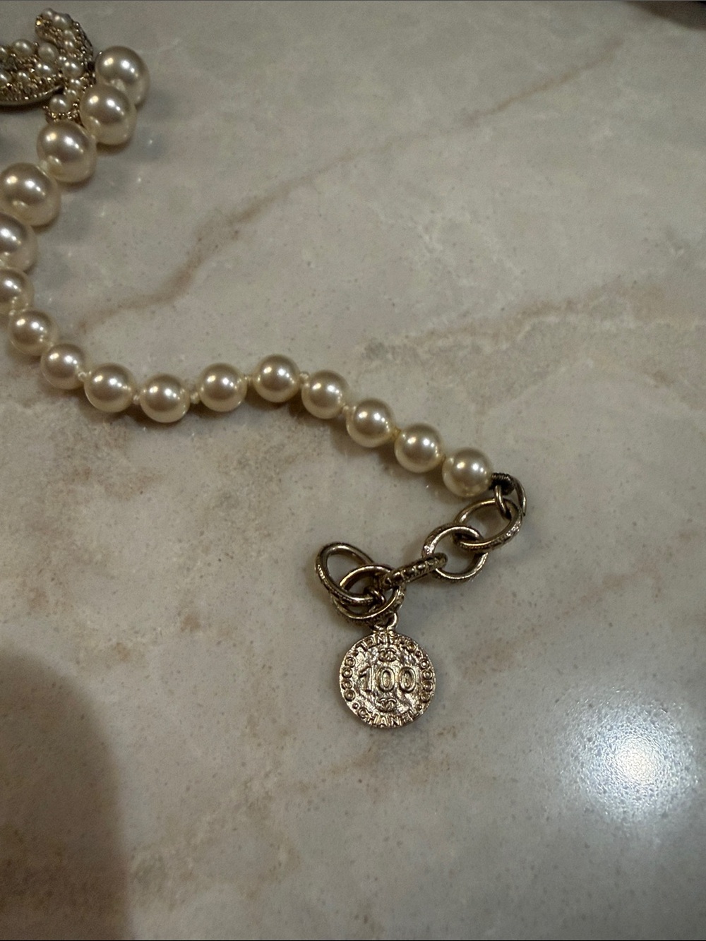 CHANEL limited edition Pearl CC Necklace Choker 100% Authentic like New Full set - Picture 7 of 8